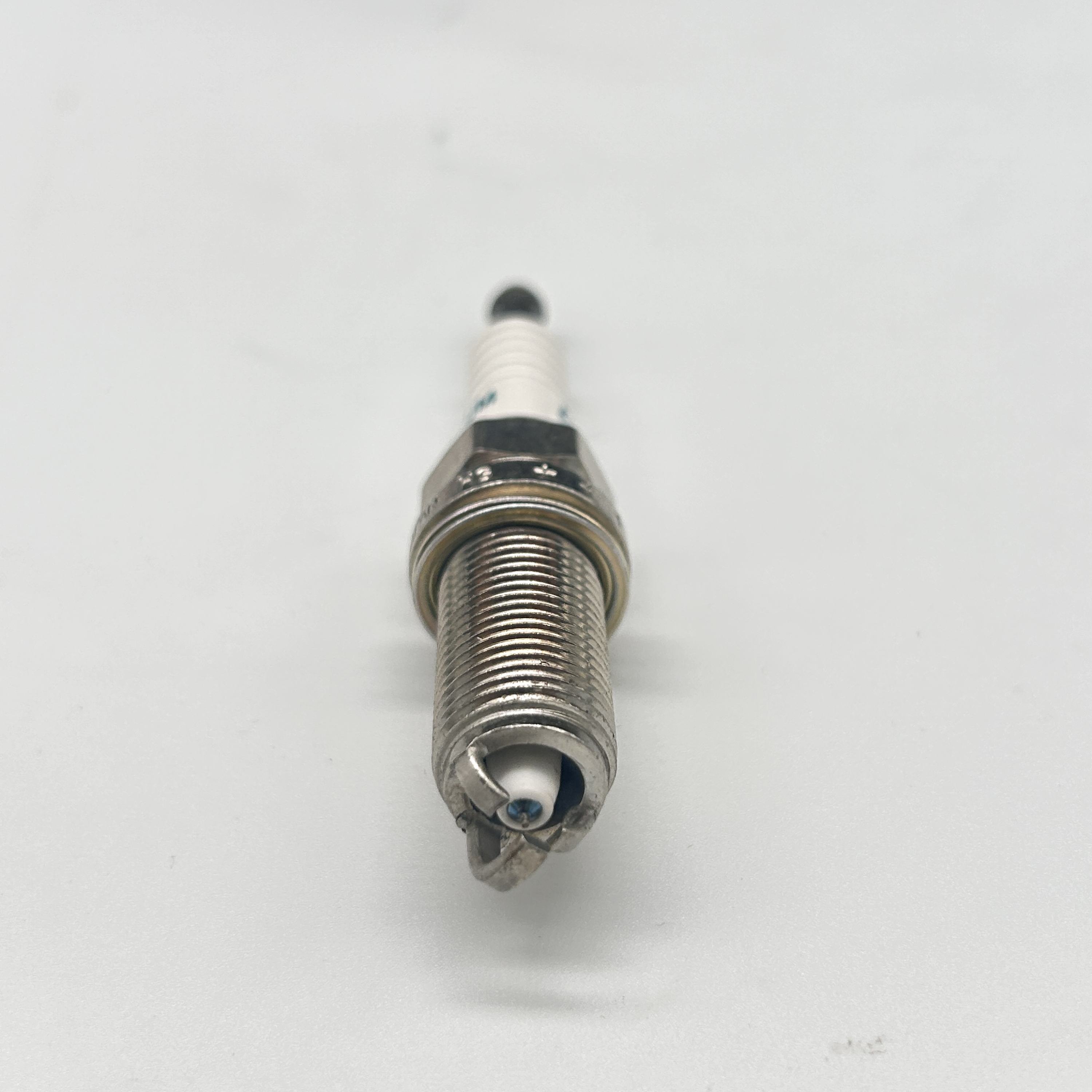 90919-01263 Iridium Spark Plug for Toyota Avalon 2.5L 3.5L - Product Image 3 of 4 - OEM 9091901263