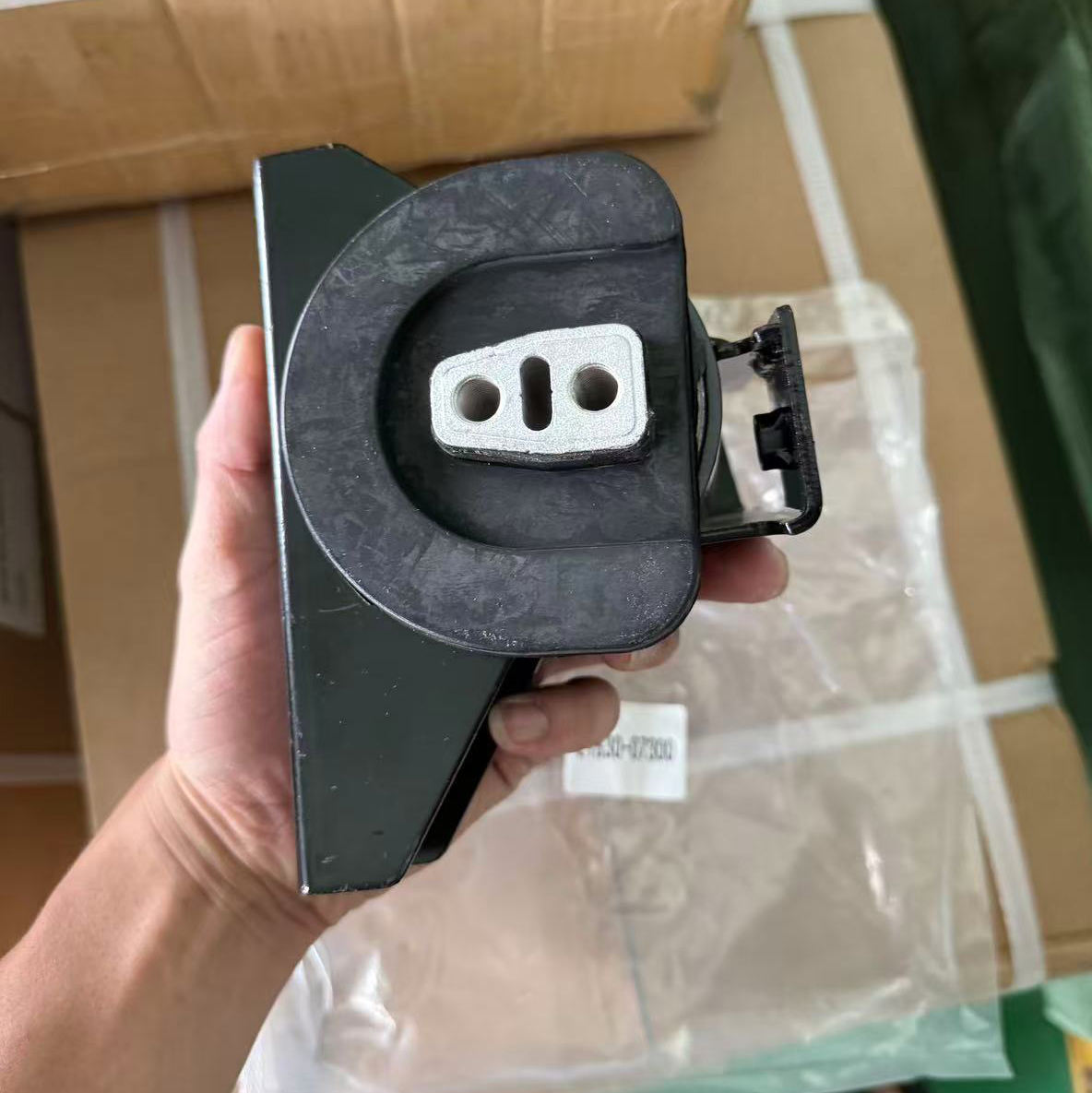 OEM 21830-07300 Engine Mount for Hyundai Picanto Kia - Product Image 4 of 5 - OEM 2183007300